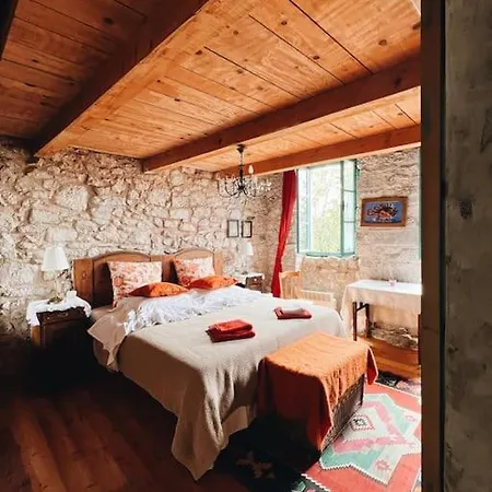 Vilă Authentic Stone House