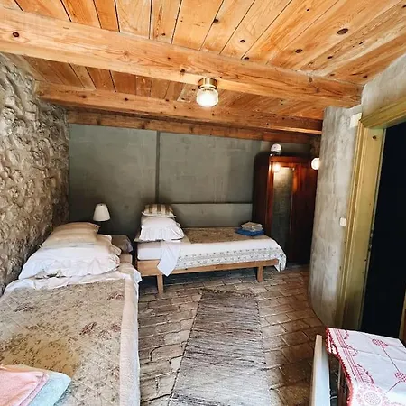 Vilă Authentic Stone House *